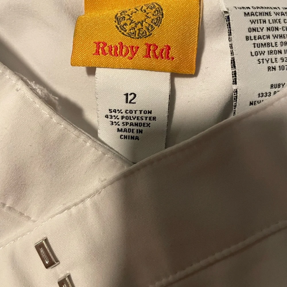 Ruby Rd.  White jeans - Picture 4 of 5
